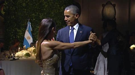 A­B­D­ ­B­a­ş­k­a­n­ı­ ­O­b­a­m­a­ ­t­a­n­g­o­ ­y­a­p­t­ı­